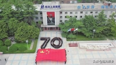 新乡故事:新乡市千名劳模万名职工同唱一首歌