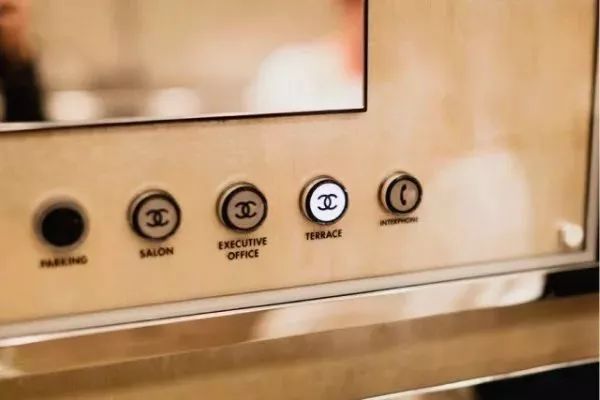 奢侈大牌纷纷开餐厅和咖啡馆,谁最好吃谁最坑爹?这里有答案