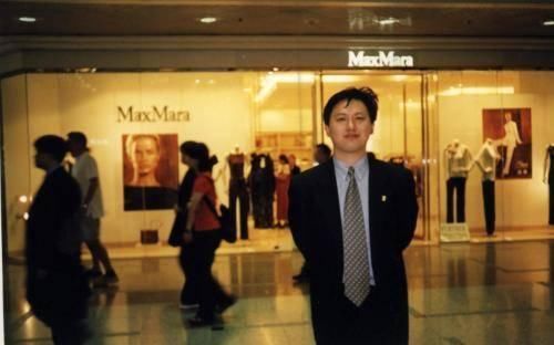 又一个金融大佬跑路:曾与马化腾同台领奖，如今非法集资20亿被通