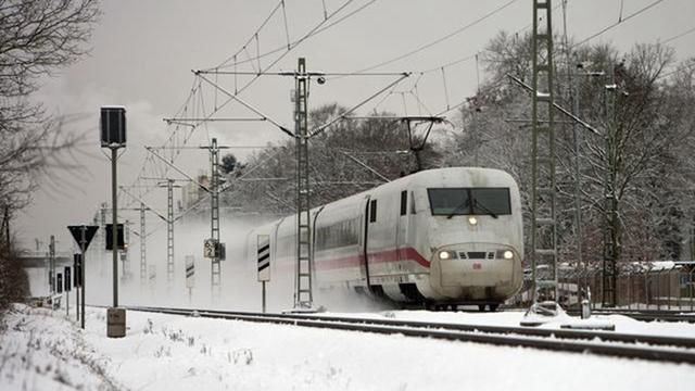 韩国人到中国旅游,坐上中国高铁后,回国竟出口