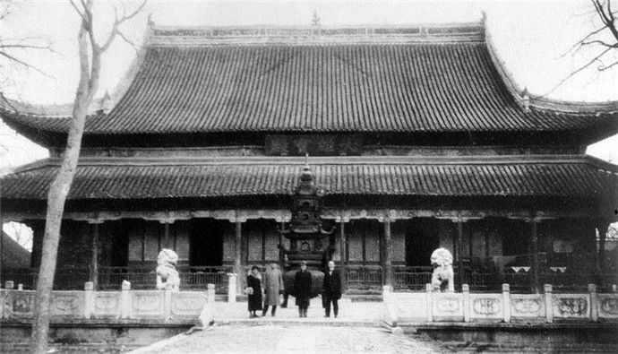 1930年代扬州百姓的贫苦生活,教徒的葬礼有牧