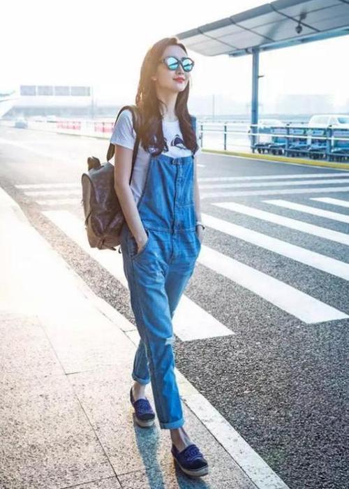 平时被大家称为女神的她,你看见过她真正的素