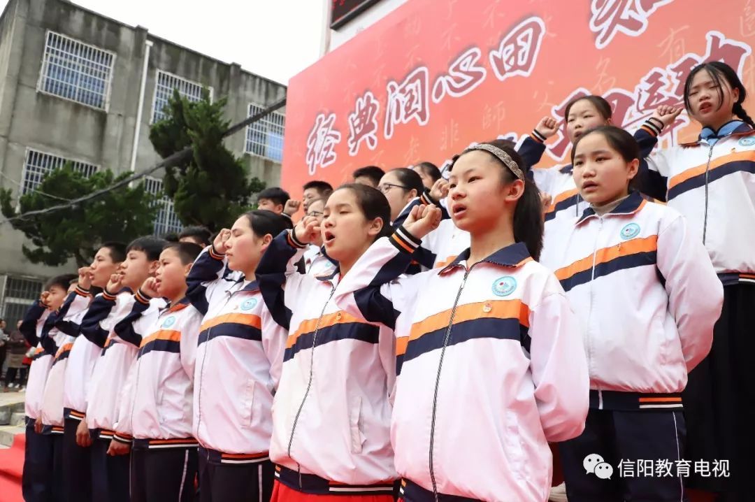 开展纪念五四运动100周年经典诵读活动