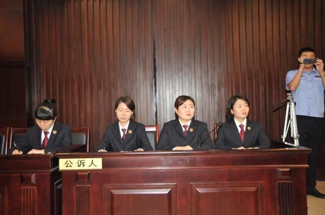 鞍山市人民检察提起公诉的石某等27人 重大涉