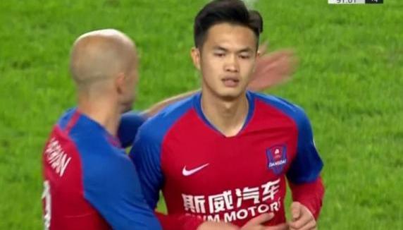 沪媒怒批深足重庆:高收入的足球巨婴,弄虚作假