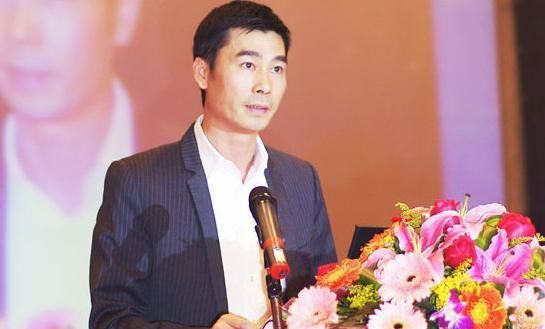 父亲比马云还有钱,他却放弃继承千亿帝国,独立