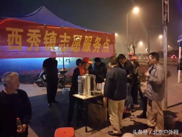 海南发生了什么？1万辆车滞留街头车主吃睡在路边