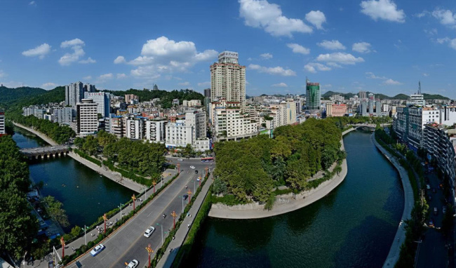 贵州第一大城市,比三个贵阳五个上海都大,未来