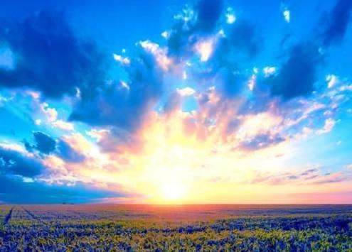 心里默念一个名字,选一片日出,测你今生自带什