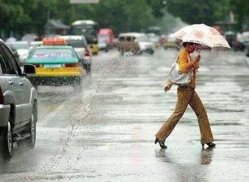 36℃暴雨+冰雹!河北大范围降雨要来，谨防雷电+大风+强降水