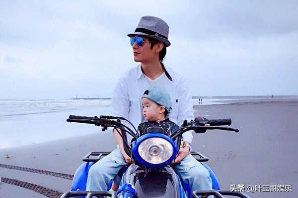 陈楚生二胎得子,与妻子相伴18年,曾经的快男冠