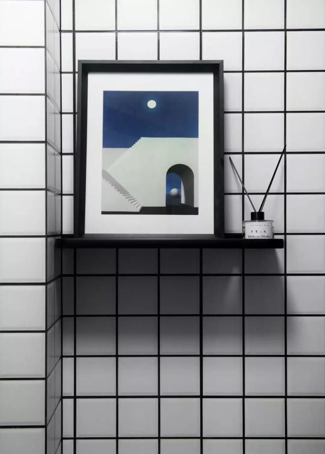 长沙表姐家真特别,要上楼梯直接撞了墙,这样设