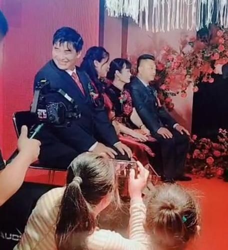 大衣哥一改农村人的老土形象，儿子的这场婚礼让朱之文气质呈现