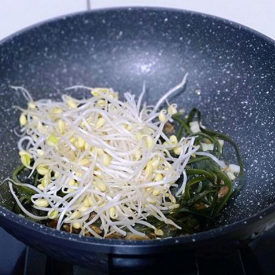 如何炒豆芽海带 t01dd636bf0936e10cc.jpg