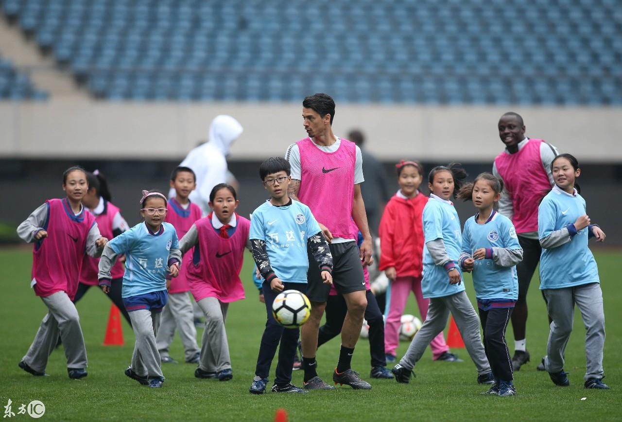 大连一方参加六一活动,卡拉斯科、冯特、穆谢