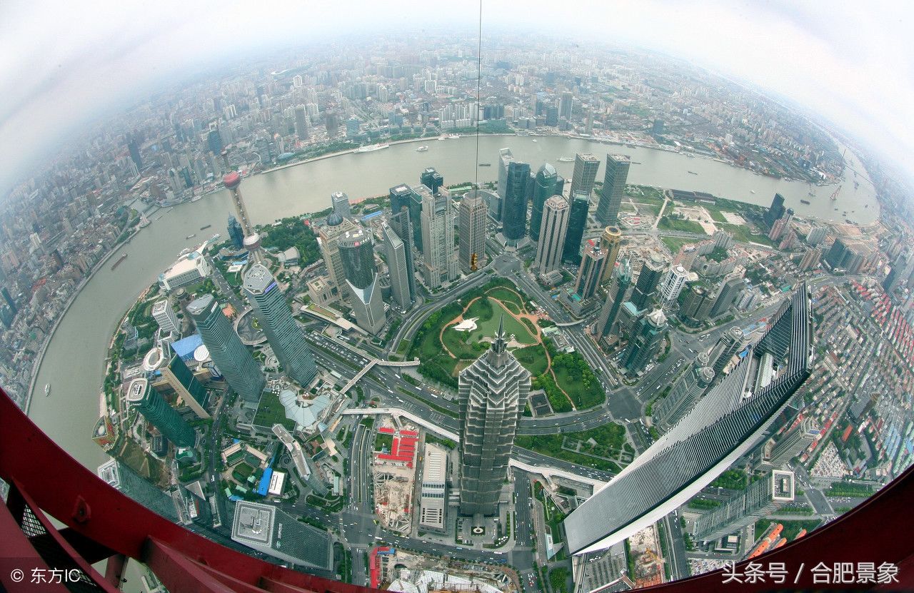 中国第一高楼:上海中心大厦，城市天际线，超高层地标式摩天大楼