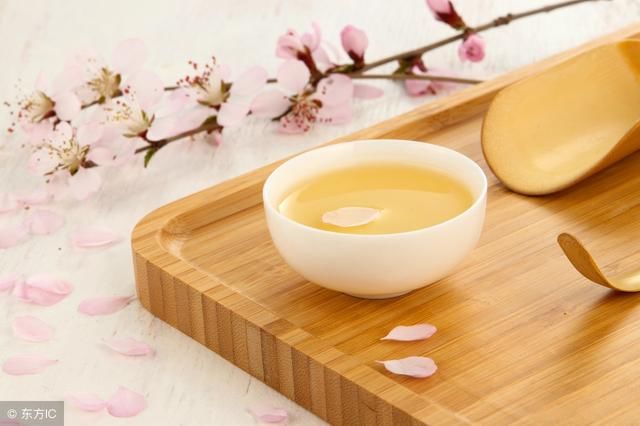 其实，人生如茶，淡是最美的色彩