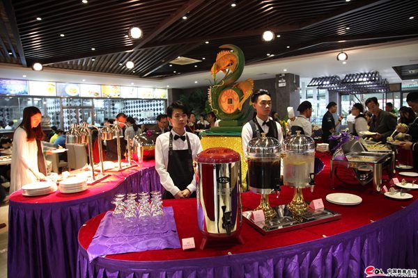 广州市白云工商技师学院西餐厅咖啡厅正式揭牌