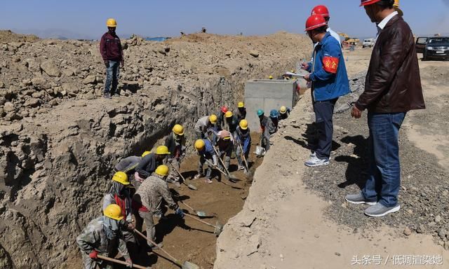 明明土地肥沃，黑人为什么渴死不挖井，饿死不种地？这下明白了