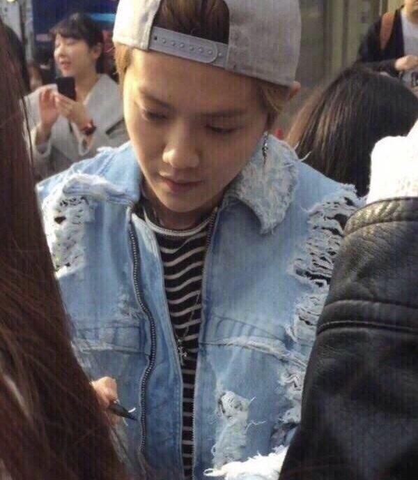 景甜张继科相约看电影,鹿晗关晓彤日本旅行,韩