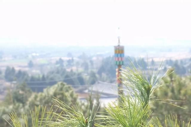 这座民宿位于玉龙雪山脚下第一村旁，是99％的游客都不知道的秘境