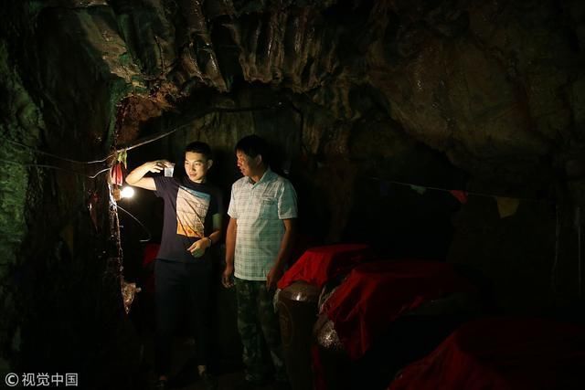 陕西安康:英俊退伍兵弃月薪2万工作 回大山和