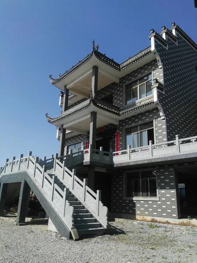 春节期间，农村却大门紧闭，几百万元的豪宅为何无人居住？