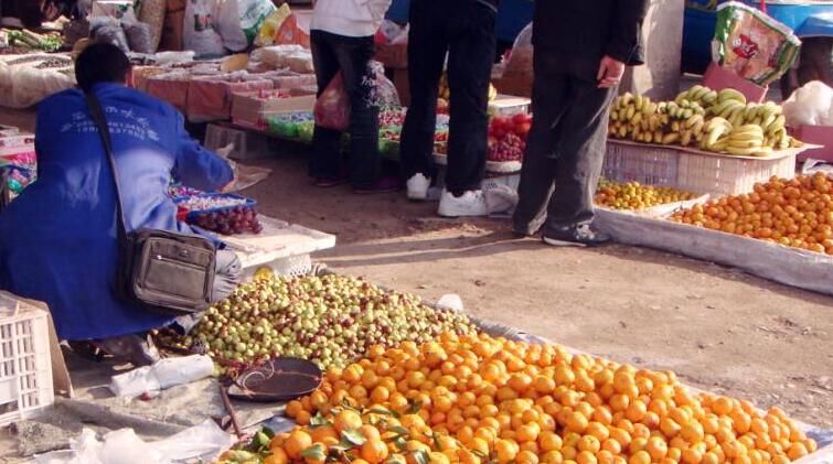 广东男子白手起家,靠卖香蕉变亿万富翁