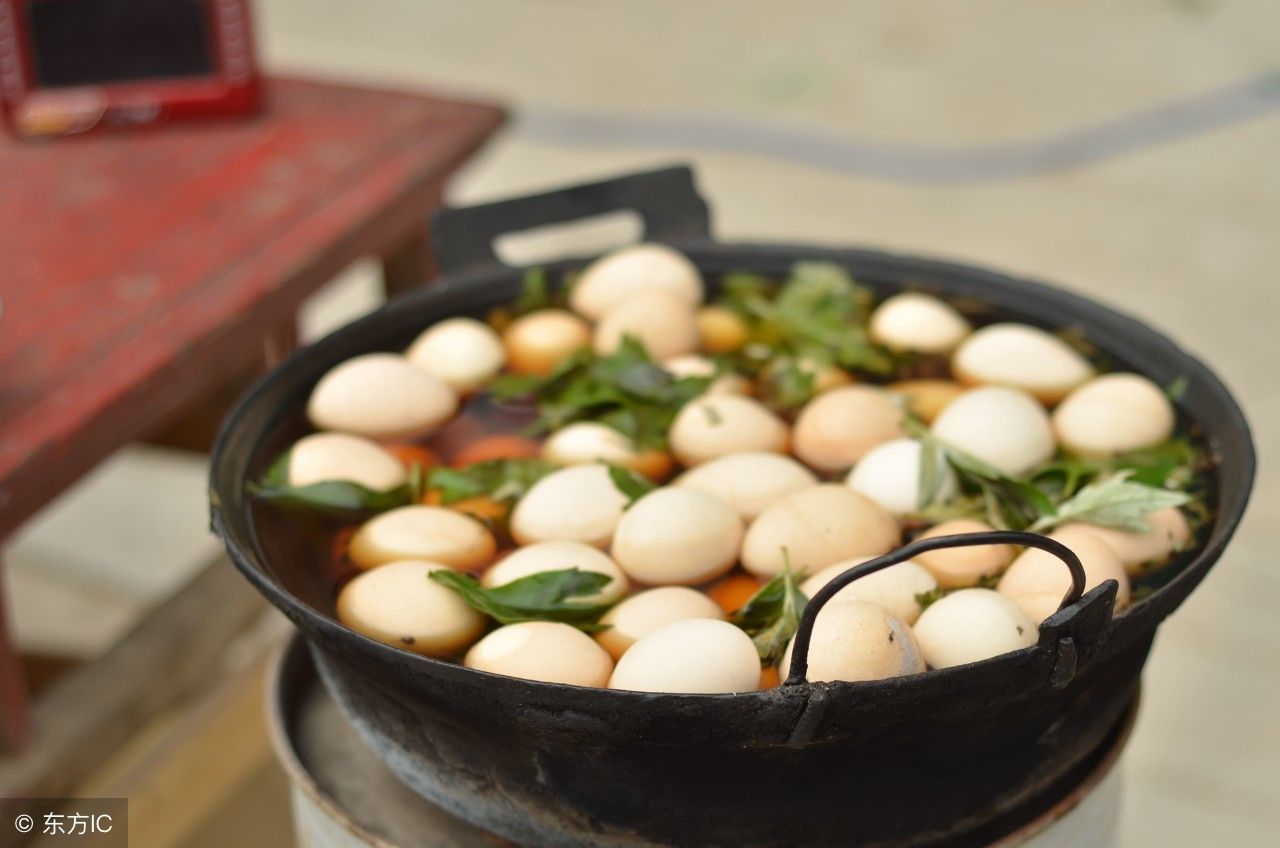 经常吃艾草煮鸡蛋具有保胎、温经的功效,但什