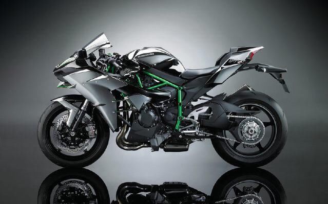 川崎忍者h2r可以与超级跑车比速度的重型摩托车