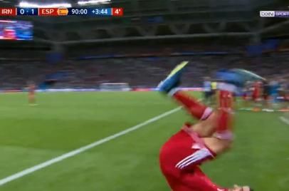 空翻后扔界外球!伊朗后卫秀绝技,但最后一刻他