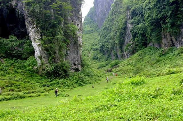 途步无人区之黑洞，感受大自然的鬼斧神工