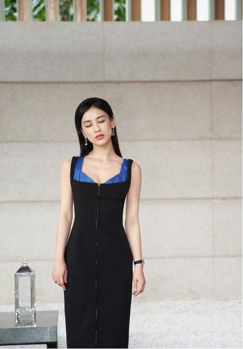 黄圣依、董璇罕见同框，一个是贵妇一个是单身妈妈，谁的状态更好