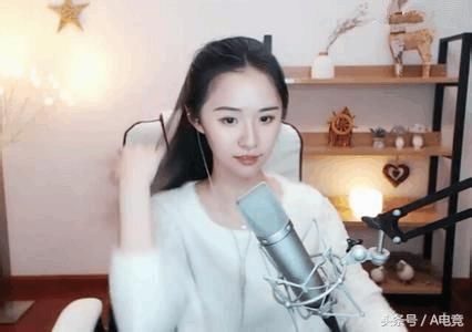 斗鱼阿冷感恩节唱哭自己 感谢老师却显示出乐