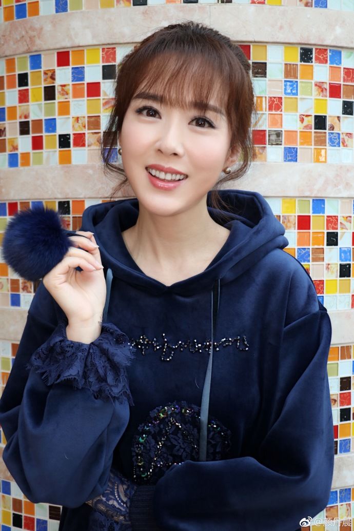 颜丹晨五月最新美图集锦,五月的鲜花,用爱浇灌