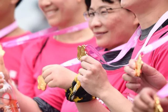 5000人一起徒步看樱花？！人从众，花美，人更美！