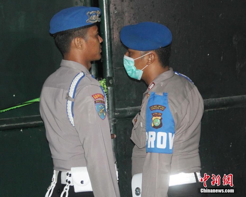 印尼万丹一烟花爆竹工厂爆炸近百人死伤