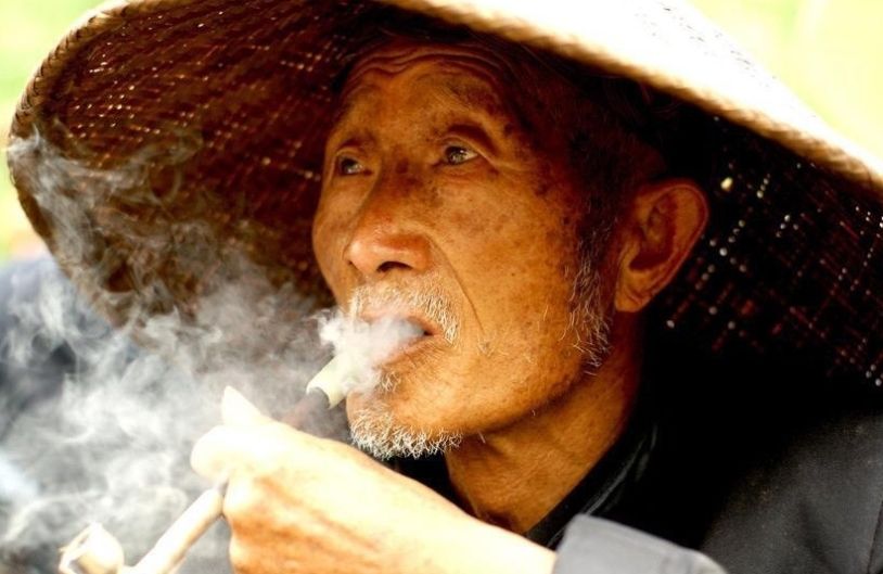 全球男性吸烟者数量首次下降