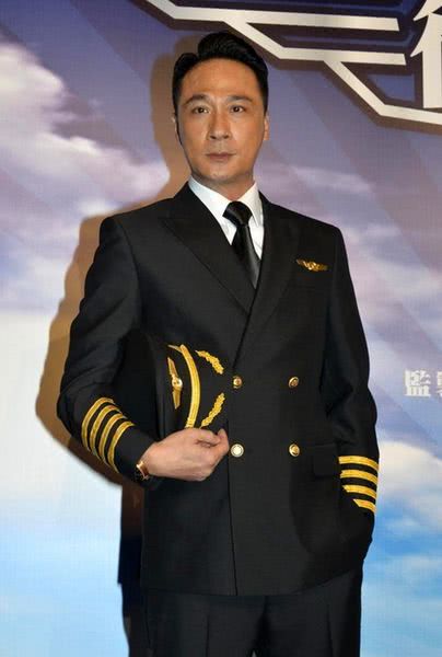 和影帝一见钟情，结婚18年从不做家务，如今47岁少女感十足
