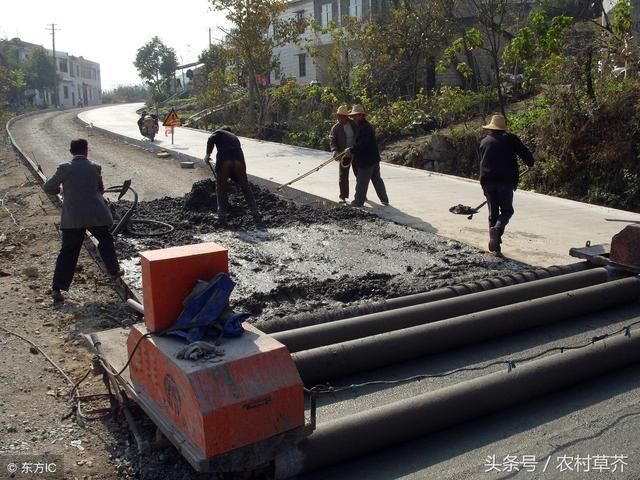 农民朋友注意，农村修路又出新章，双车道公路要开始修建