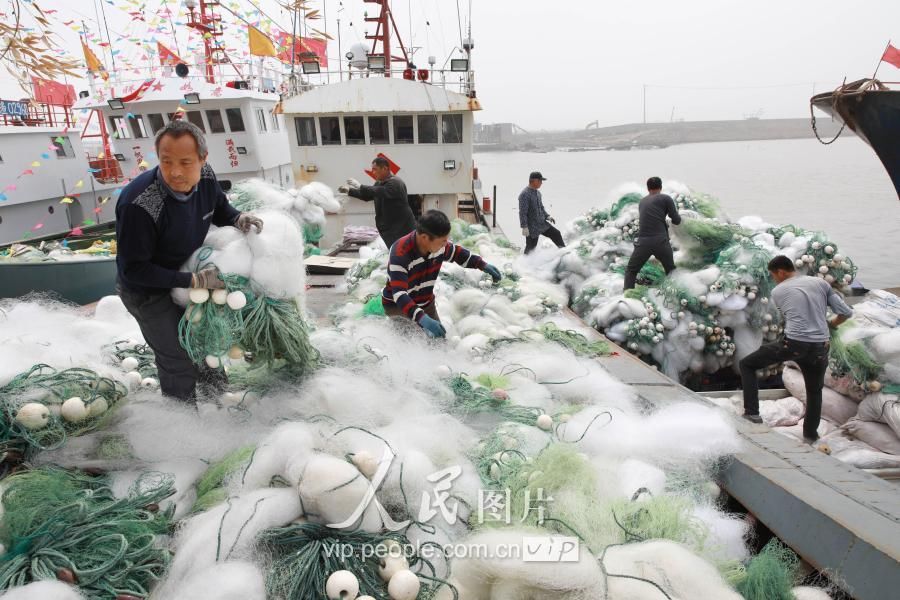 江苏赣榆:赶渔汛 备春捕