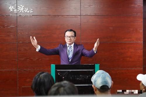 学摄影一个月工资多少