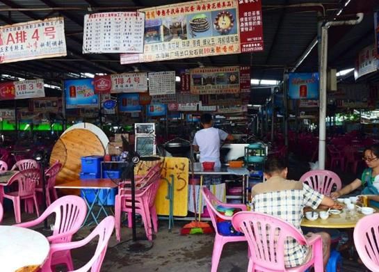 三亚海鲜又出乱子，卖游客价钱是本地人十几倍，游客：欺负我傻？