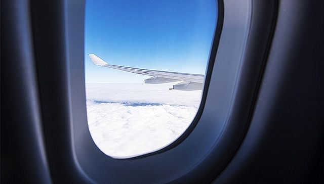 首都航空回应杭州飞芽庄航班因故障返航:舷窗