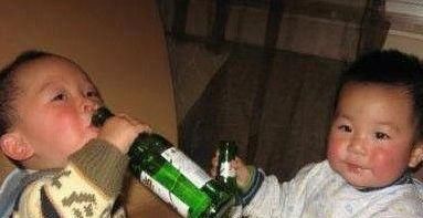 6岁男孩智商倒退至1岁，连妈妈都认不出，爷爷自责：都怪我啊