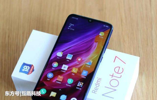 在千元机当中,小米和华为哪个更良心?差距还真