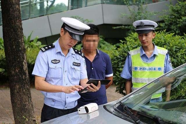 春节期间交警提醒:这4种开车行为只罚款不扣分,另外3种扣12分!