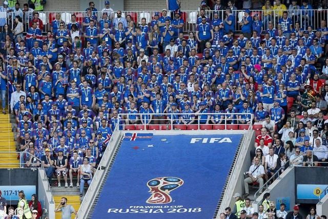 冰岛足球队:主帅是牙医,门将是导演,中卫是学霸