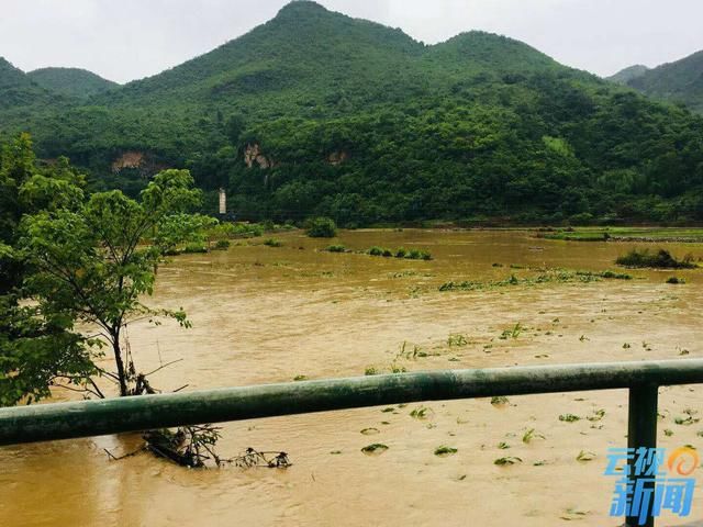 云南全省大降雨 安楚高速24车追尾 牟定城市内涝 坝美景区关闭