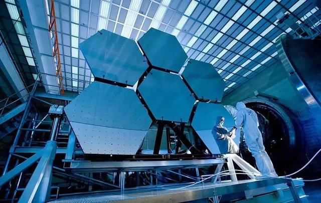 太霸道了：任何有美国零件的卫星都不能交给我国火箭发射